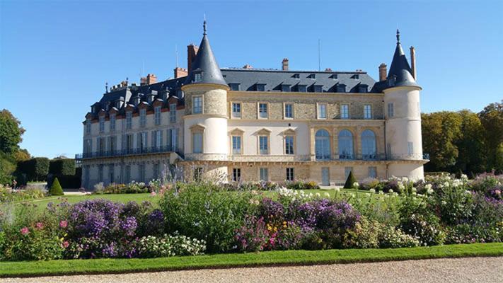 Le Nid Douillet D'Angelique Et David Avec Parking Lägenhet Rambouillet Exteriör bild